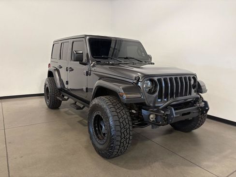 Used 2018 Jeep Wrangler Unlimited Sahara w/ Uconnect 4C Nav & Sound Group AWD/4WD image 1