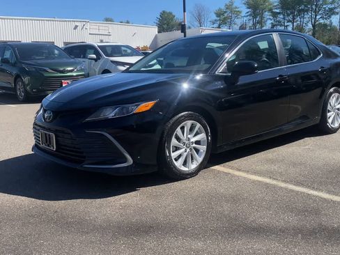 Used 2024 Toyota Camry LE image 7