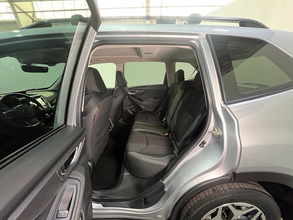 Used 2019 Subaru Forester Premium AWD/4WD image 18