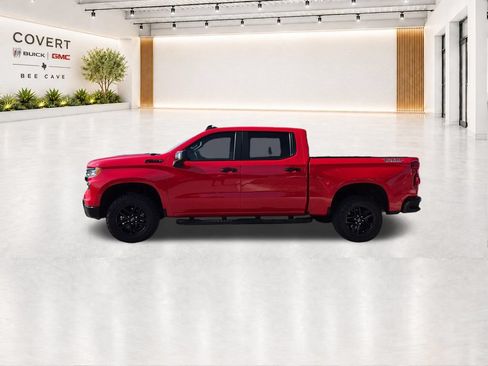 Used 2024 Chevrolet Silverado 1500 LT Trail Boss w/ Convenience Package II AWD/4WD image 9