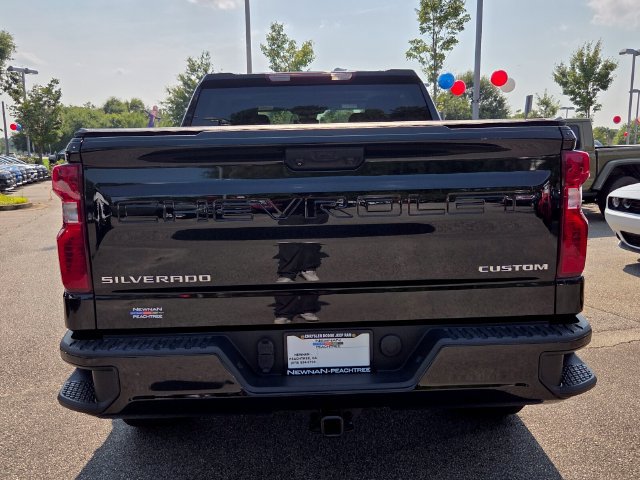 Used 2022 Chevrolet Silverado 1500 Custom AWD/4WD image 5