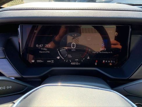 Used 2024 GMC Acadia Elevation image 24