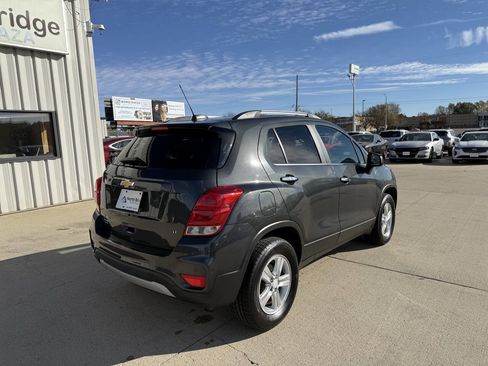 Used 2017 Chevrolet Trax LT w/ Driver Confidence Package image 4