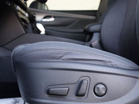 Used 2019 Hyundai Santa Fe SEL FWD image 16