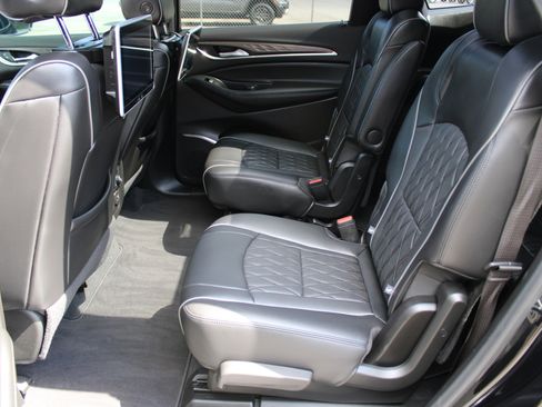 Used 2022 Buick Enclave Avenir w/ Avenir Technology Package image 13