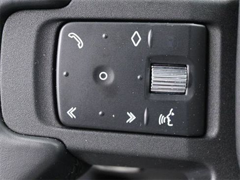 Used 2025 Land Rover Defender 110 V8 image 17