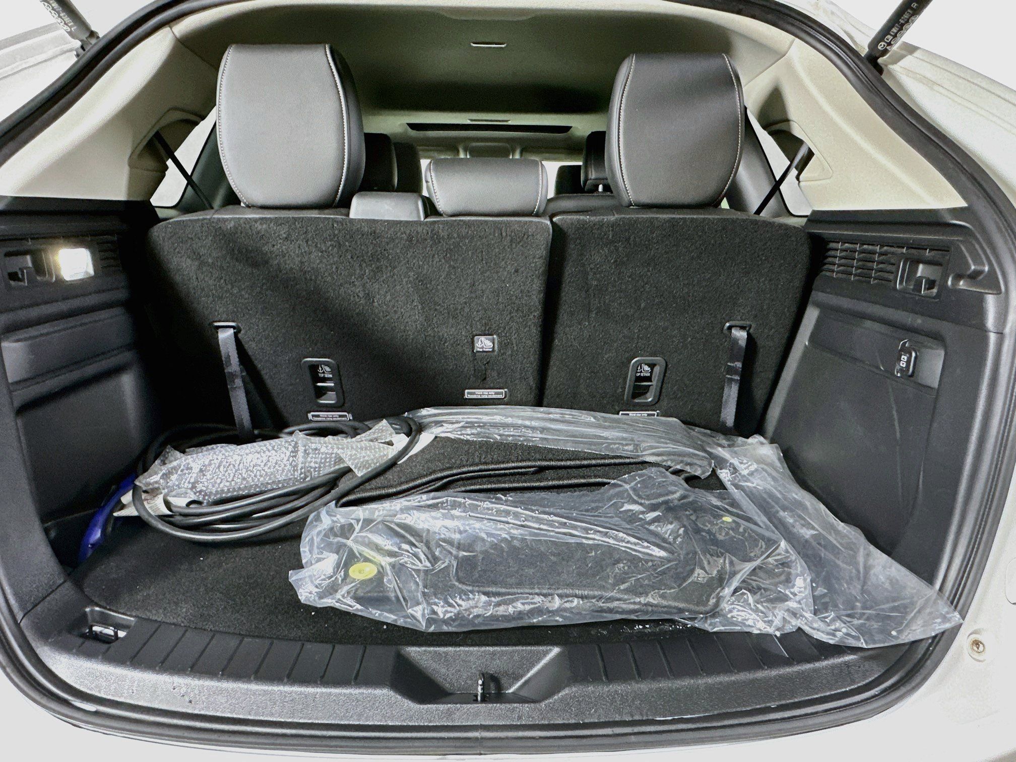 Used 2024 MAZDA CX-90 Plug-In Hybrid w/ Preferred AWD/4WD image 32