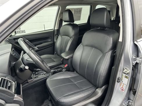 Used 2017 Subaru Forester 2.5i Touring image 11