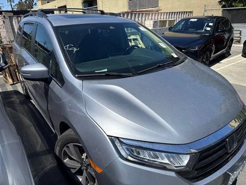 Used 2021 Honda Odyssey Touring image 1