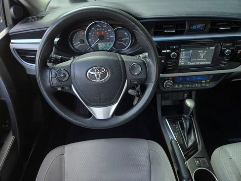 Used 2015 Toyota Corolla LE FWD image 14