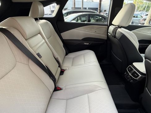 Used 2024 Lexus RX 350 FWD w/ Convenience Package image 40