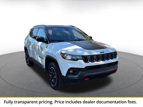 Used 2025 Jeep Compass Trailhawk AWD/4WD image 1