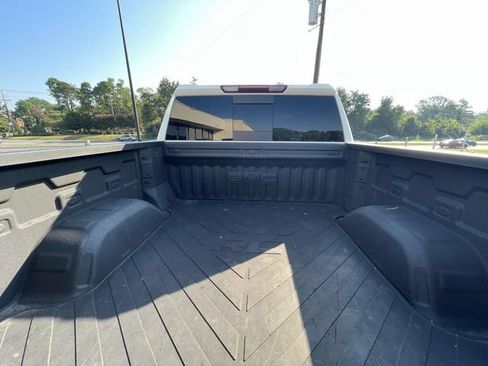 Used 2025 GMC Sierra 1500 AT4 w/ AT4 Premium Package AWD/4WD image 10