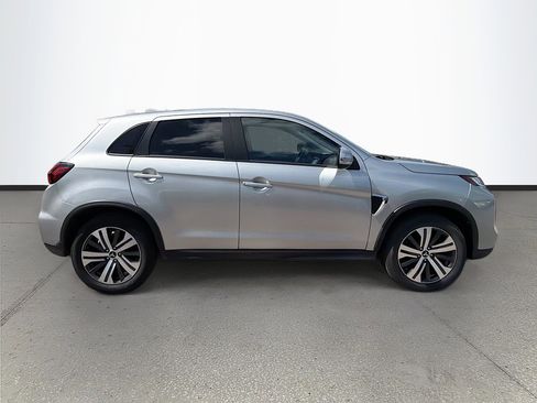 Used 2024 Mitsubishi Outlander Sport SE image 2