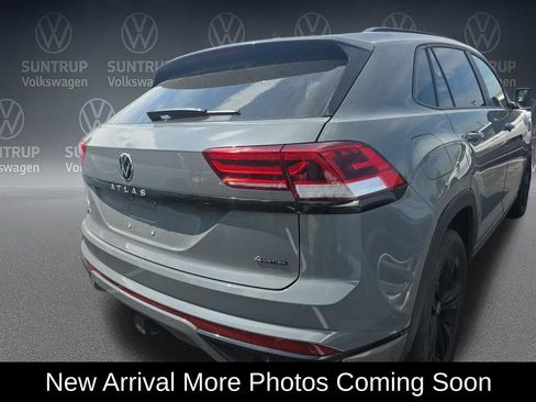 Used 2023 Volkswagen Atlas Cross Sport SEL R-Line AWD/4WD image 3