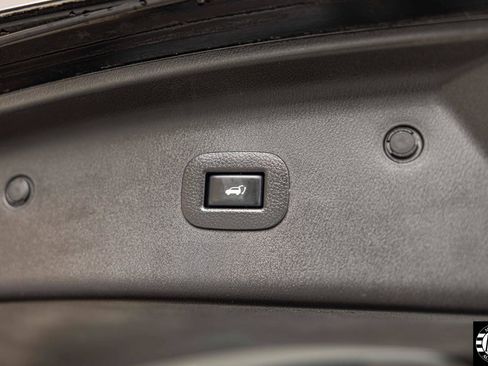 Used 2020 Nissan Armada SL w/ Premium Package RWD image 12