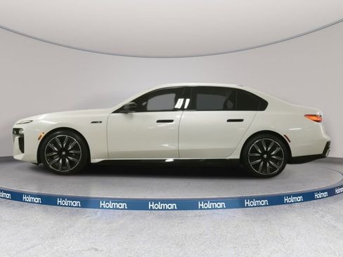 Certified 2024 BMW i7 M70 image 9