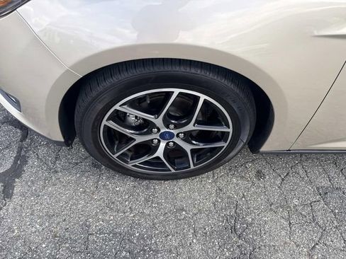Used 2018 Ford Focus SEL image 12