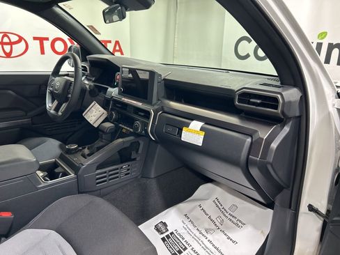 Used 2025 Toyota 4Runner TRD Off-Road image 12