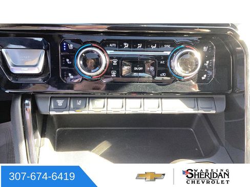 Used 2024 GMC Sierra 2500 AT4 w/ AT4 Premium Plus Package AWD/4WD image 17
