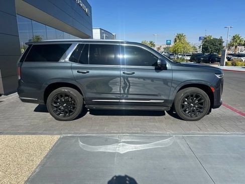 Used 2021 Cadillac Escalade Premium Luxury w/ LPO, Illumination Package AWD/4WD image 4