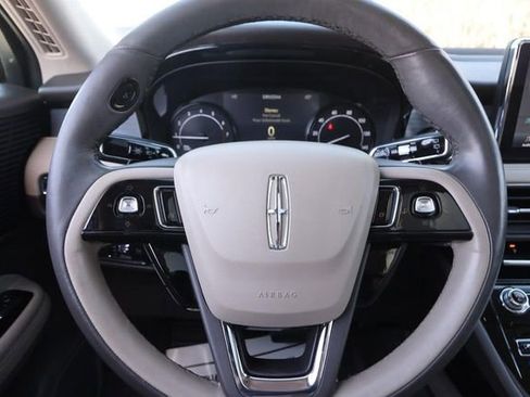 Used 2022 Lincoln Corsair AWD w/ Premium Package image 13