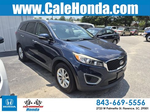 Used 2016 Kia Sorento FWD w/ LX Convenience Package image 1