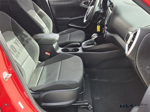 Certified 2021 Kia Soul S image 19