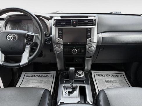 Used 2020 Toyota 4Runner SR5 Premium w/ Moonroof Package AWD/4WD image 17