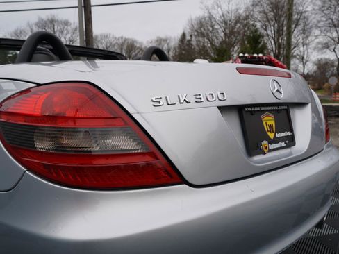 Used 2009 Mercedes-Benz SLK 300 2dr Roadster 3.0L w/ Premium I Pkg image 93
