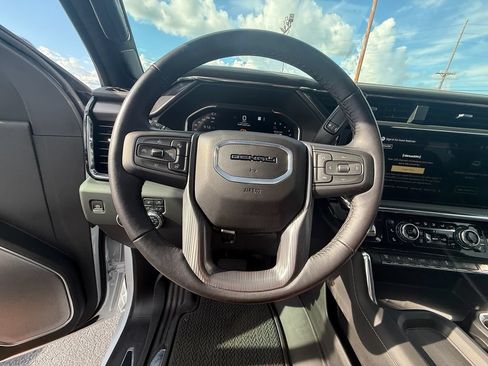 Used 2025 GMC Sierra 2500 Denali Ultimate w/ Max Trailering Package AWD/4WD image 16