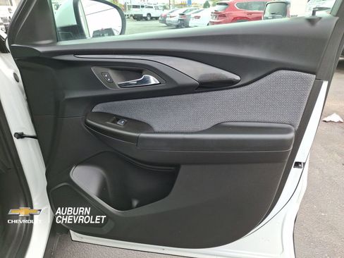 Used 2023 Chevrolet TrailBlazer LT image 23