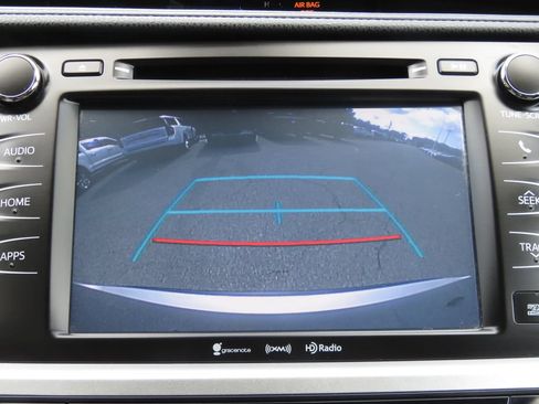 Used 2018 Toyota Highlander SE AWD/4WD image 27