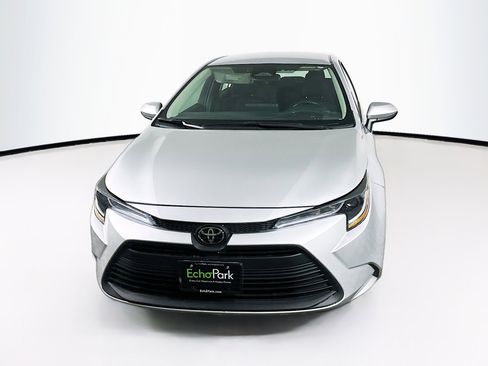 Used 2024 Toyota Corolla LE image 2