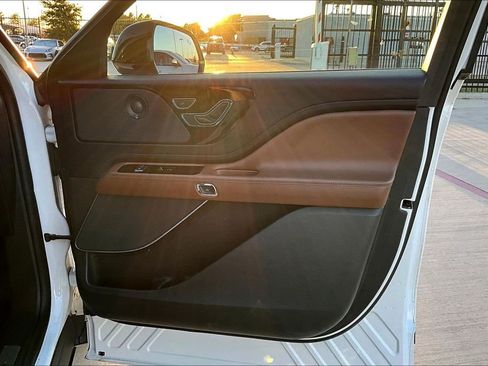 Used 2023 Lincoln Aviator Grand Touring w/ Class IV Trailer Tow Package image 25