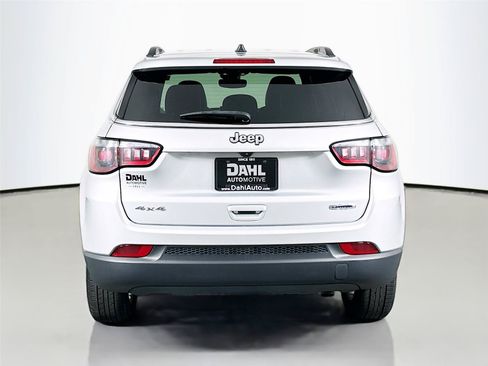 Used 2024 Jeep Compass Latitude AWD/4WD image 12