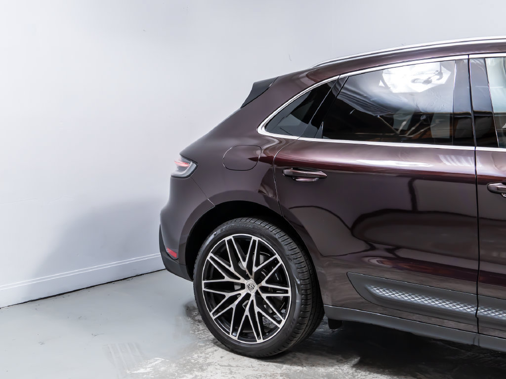 Used 2026 Porsche Macan AWD/4WD image 11