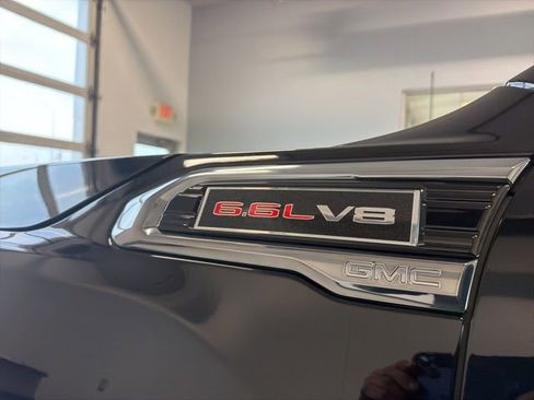 Used 2021 GMC Sierra 2500 AT4 image 12