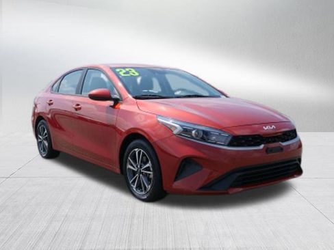 Used 2023 Kia Forte LXS image 9