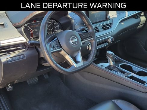 Used 2024 Nissan Altima 2.5 SR FWD image 18