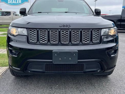 Used 2020 Jeep Grand Cherokee Altitude AWD/4WD image 3