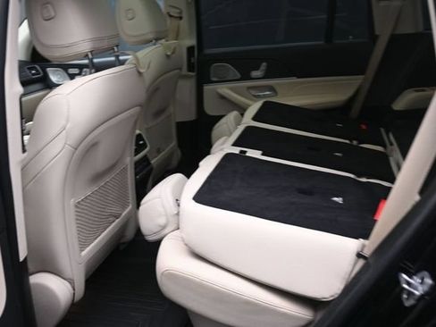 Used 2021 Mercedes-Benz GLS 450 4MATIC image 21