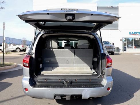 Used 2018 Toyota Sequoia SR5 image 35