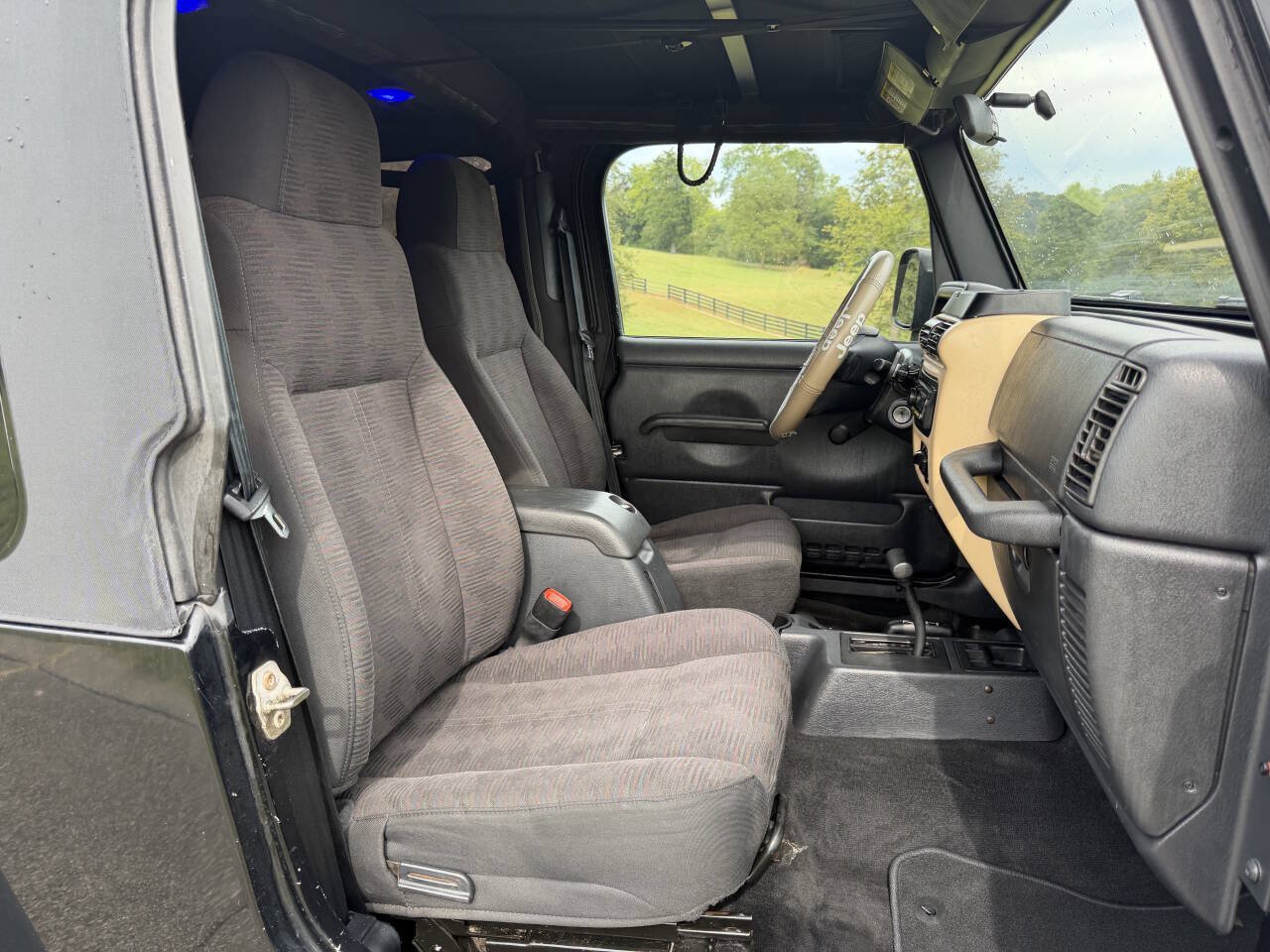 Used 2004 Jeep Wrangler 4WD image 32