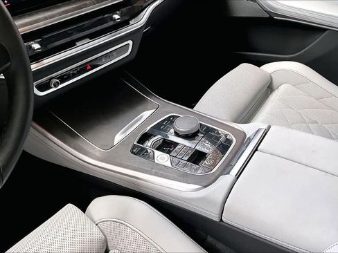 Certified 2025 BMW X5 sDrive40i w/ Premium Package image 16