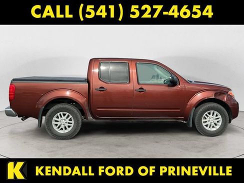 Used 2017 Nissan Frontier SV w/ Moonroof Package AWD/4WD image 6