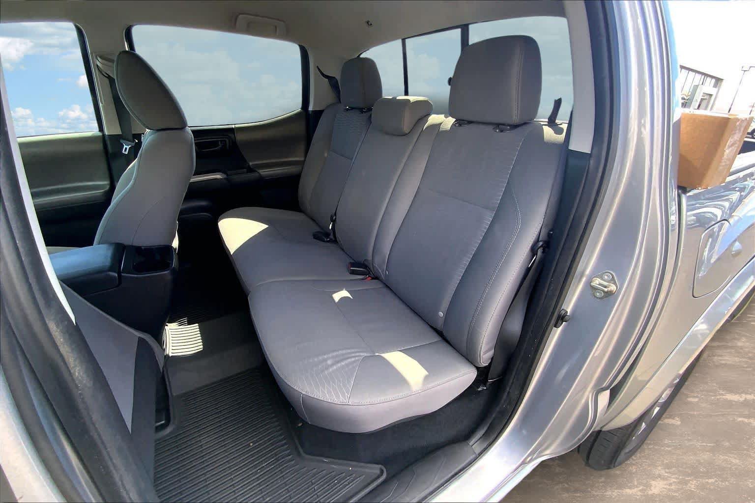 Used 2016 Toyota Tacoma SR5 RWD image 29