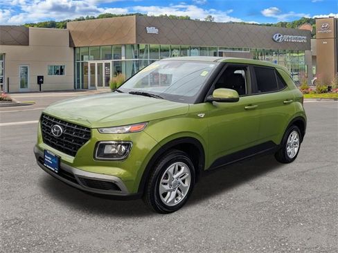 Certified 2022 Hyundai Venue SE image 7