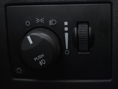 Used 2009 Dodge Challenger R/T w/ Sound Group RWD image 16