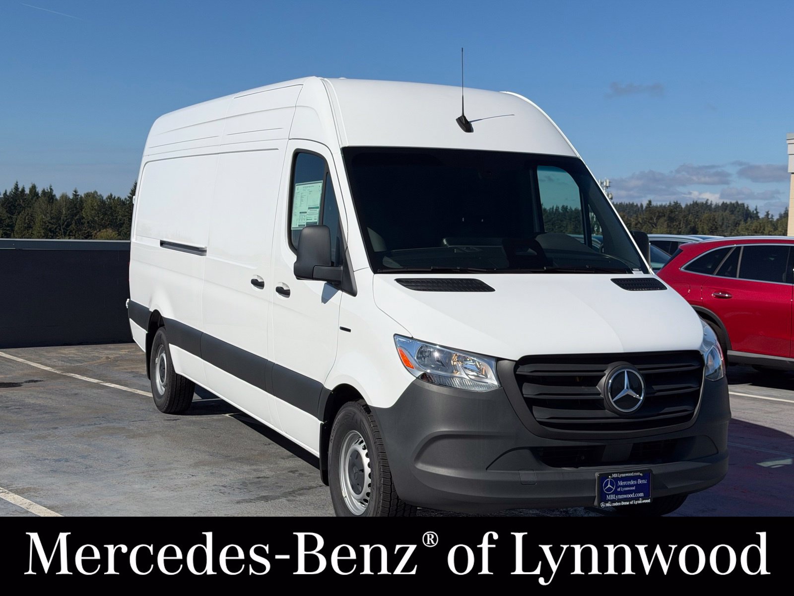 New 2025 Mercedes-Benz eSprinter 170 Cargo image 3